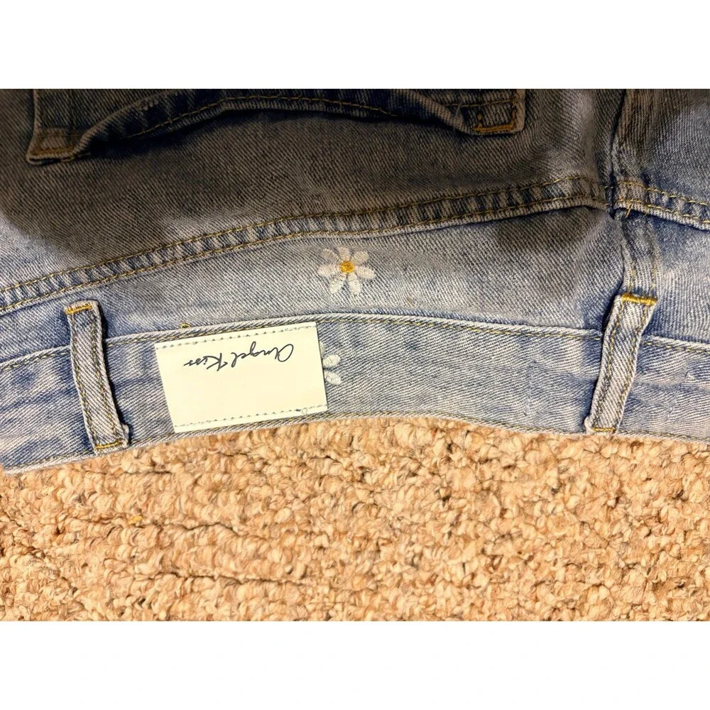 Women's Daisy Print Denim Shorts